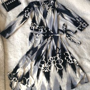 Old Navy perfect condition wrap style dress!